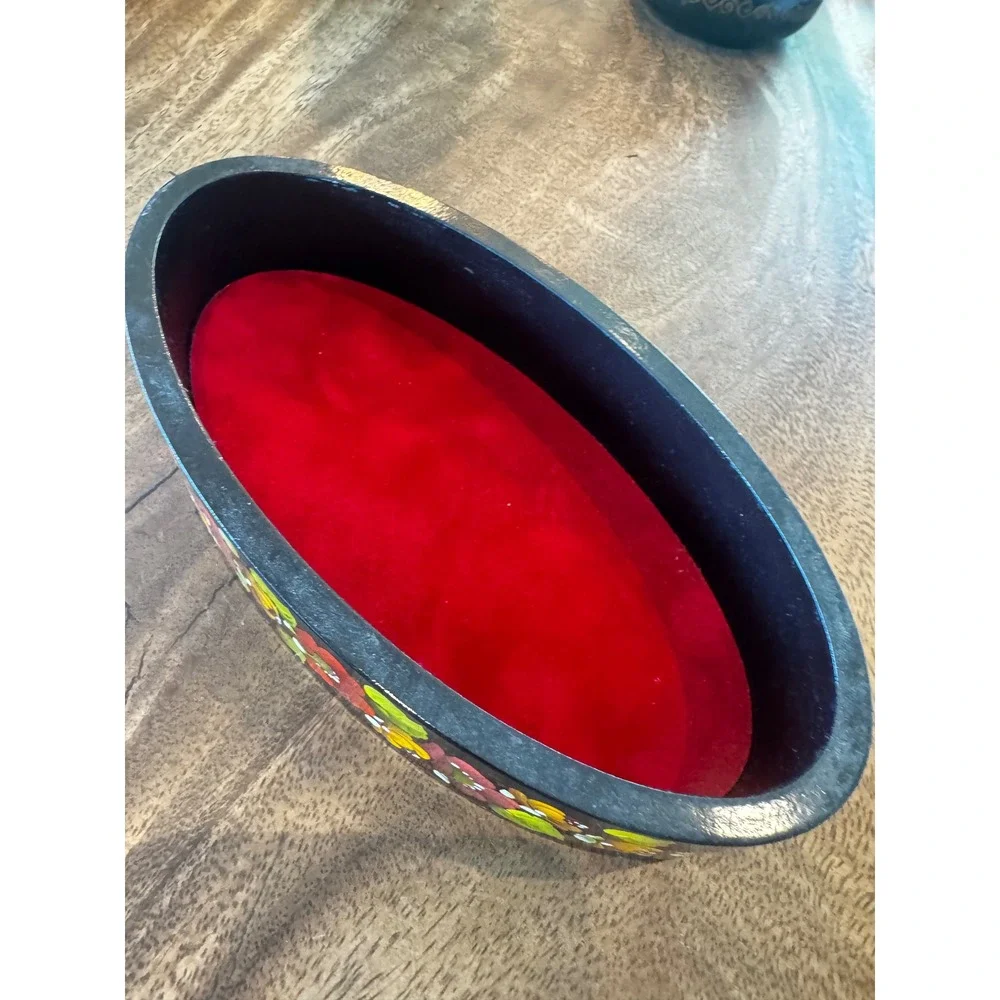 Vintage Hand Painted‎ Floral Lacquer Jewelry Box Oval Black Red Velvet Lined